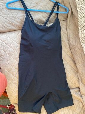YPB sculptLUX black active onesie